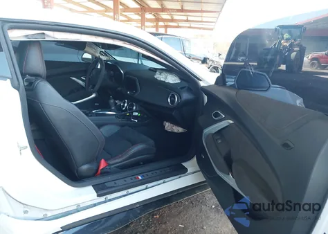 2017 Chevrolet Camaro Zl1 z USA, uszkodzony, nr VIN 1G1FJ1R67H0198570